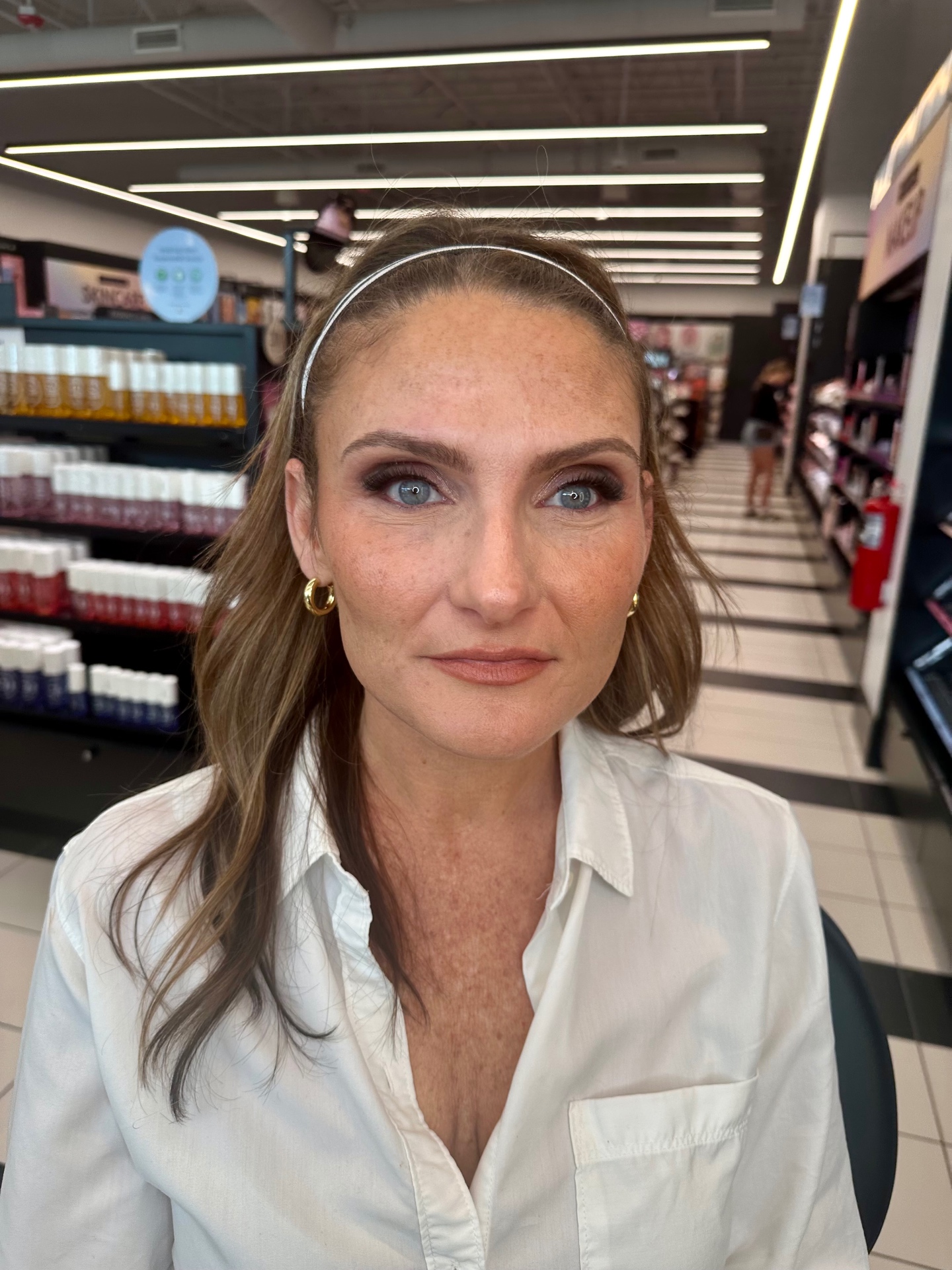 Smoky eye with a soft lip