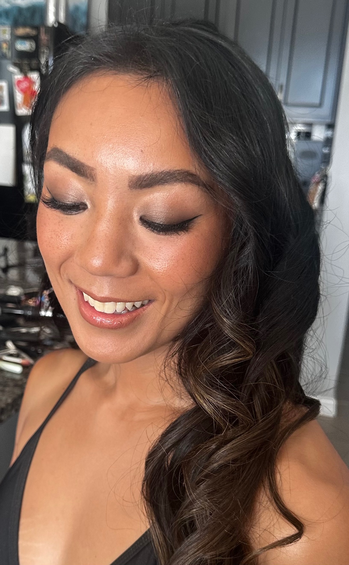 Glowing bronzed eye makeup