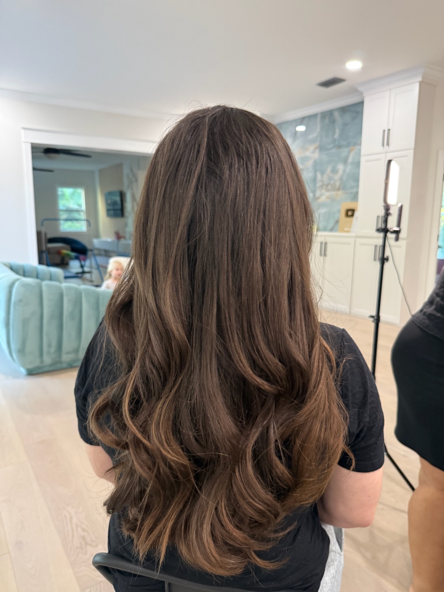 Soft bouncy curls styling